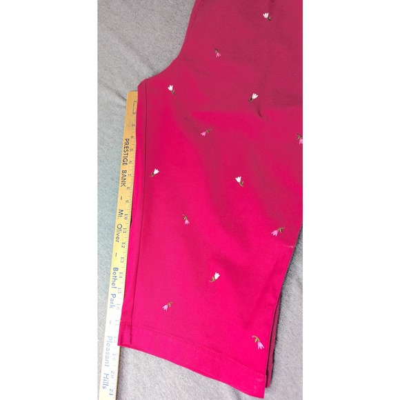 White Stag Capri Pants PLus Size 18 Embroidered Tulips Fushsia Pull ON Stretch - Picture 9 of 9